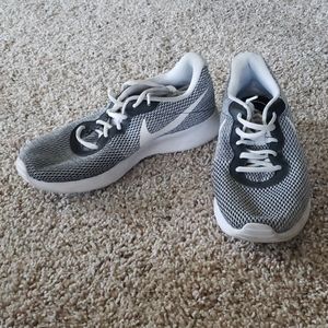 Nike Tanjun Running Shoes